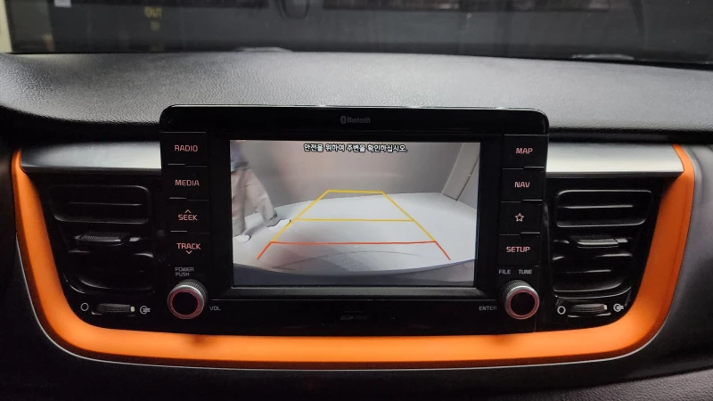 Kia Stonic 1.6CRDI, снимка 12 - Автомобили и джипове - 53155111