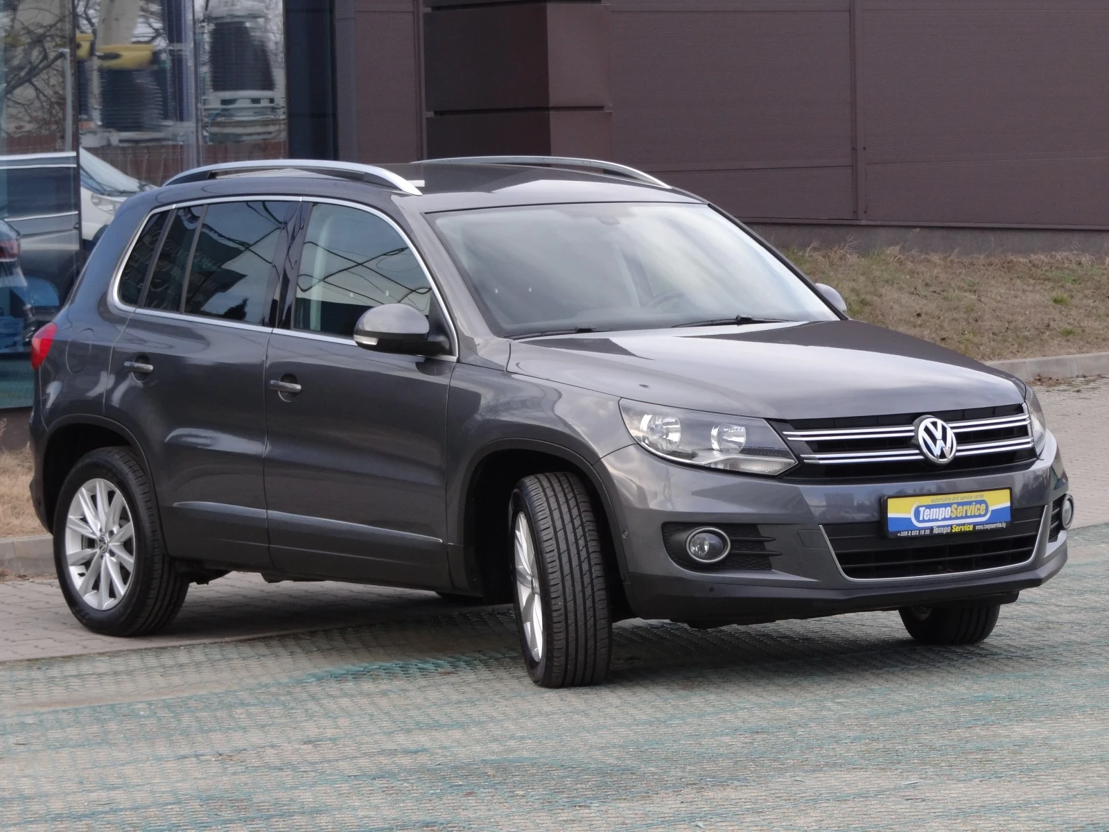 VW Tiguan 2.0-TDI / 4-MOTION / Auto-DSG / NAVI / EURO-5B / - изображение 6