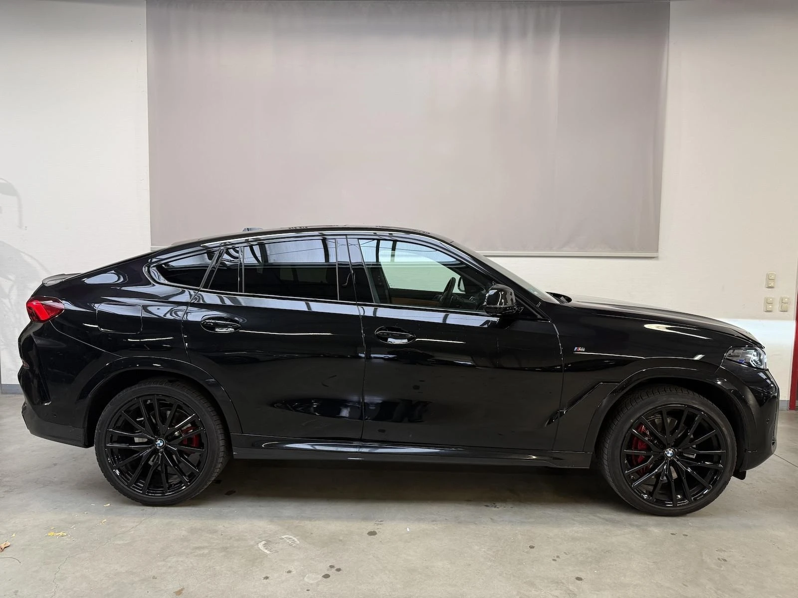 BMW X6 30d/xDrive/M-SPORT/CARBON/H&K/HEAD UP/PANO/ - изображение 4