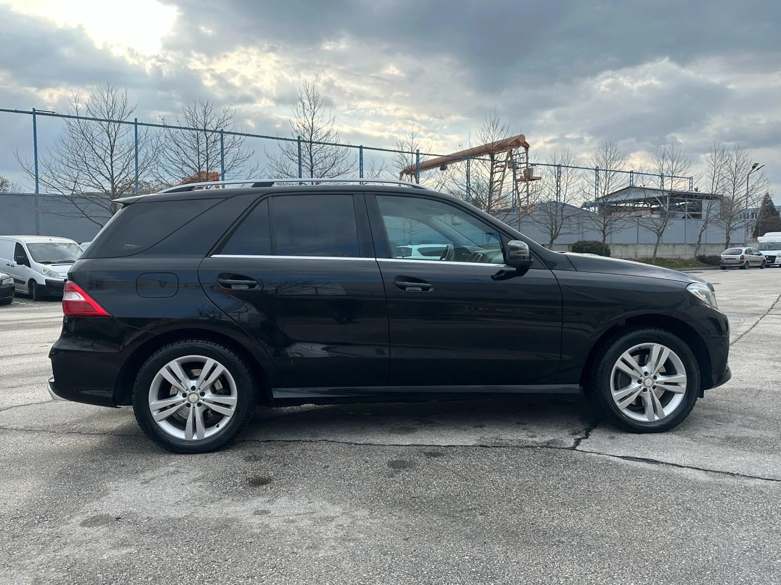 Mercedes-Benz ML 350 Bluetec 4 Matic, снимка 5 - Автомобили и джипове - 53746671