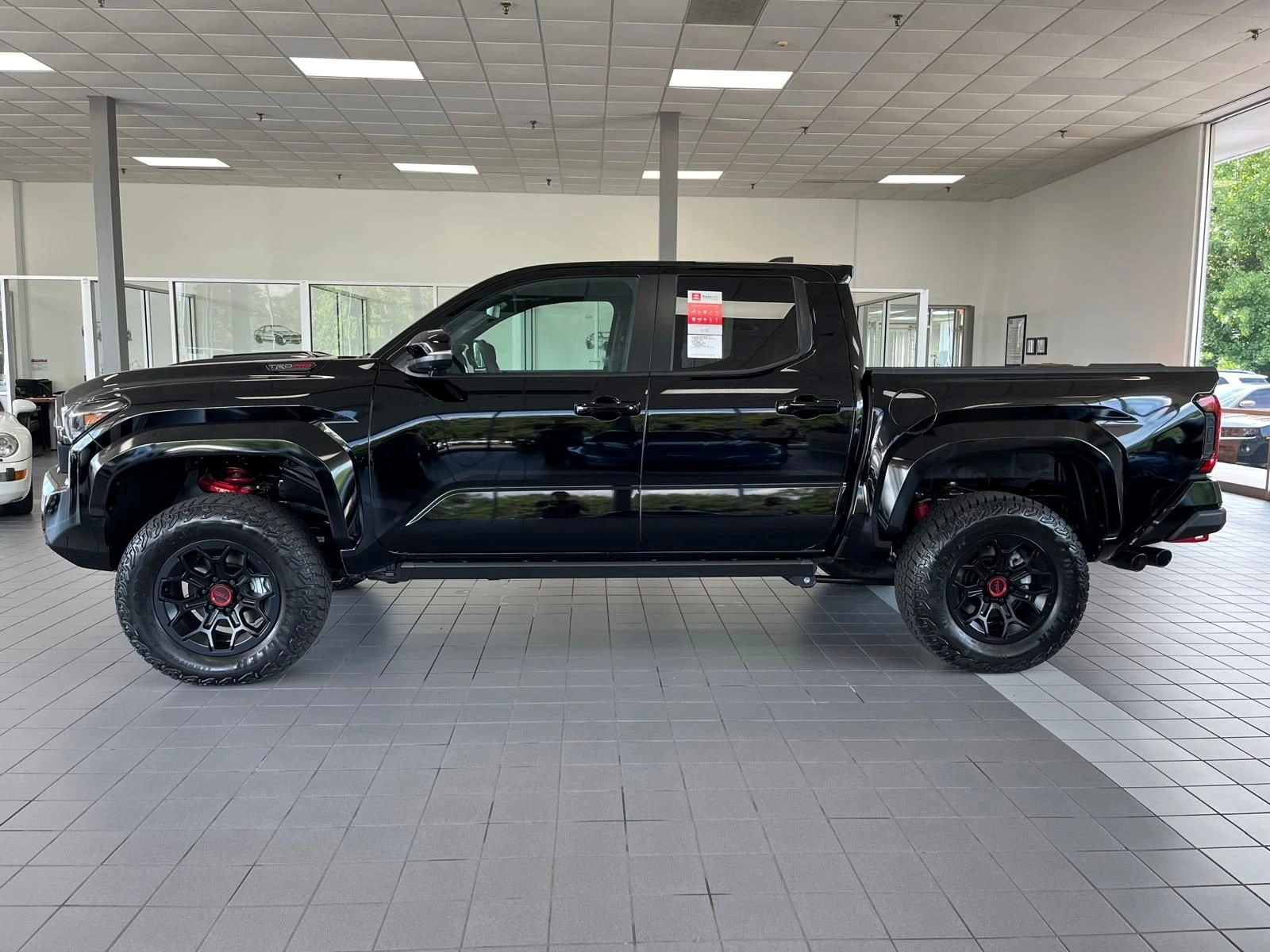 Toyota Tacoma Hybrid, AWD, TRD PRO, снимка 4 - Автомобили и джипове - 53948055