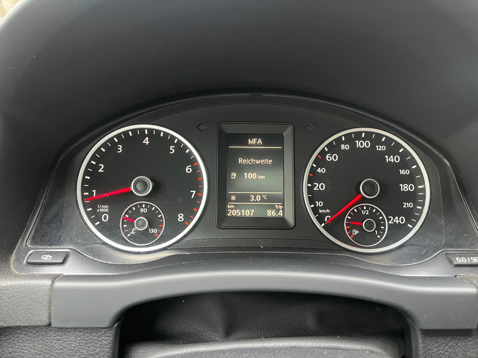 VW Tiguan ПАНОРАМА FACE 6 скорости 1.4 БЕНЗИН 160кс, снимка 14 - Автомобили и джипове - 54013533