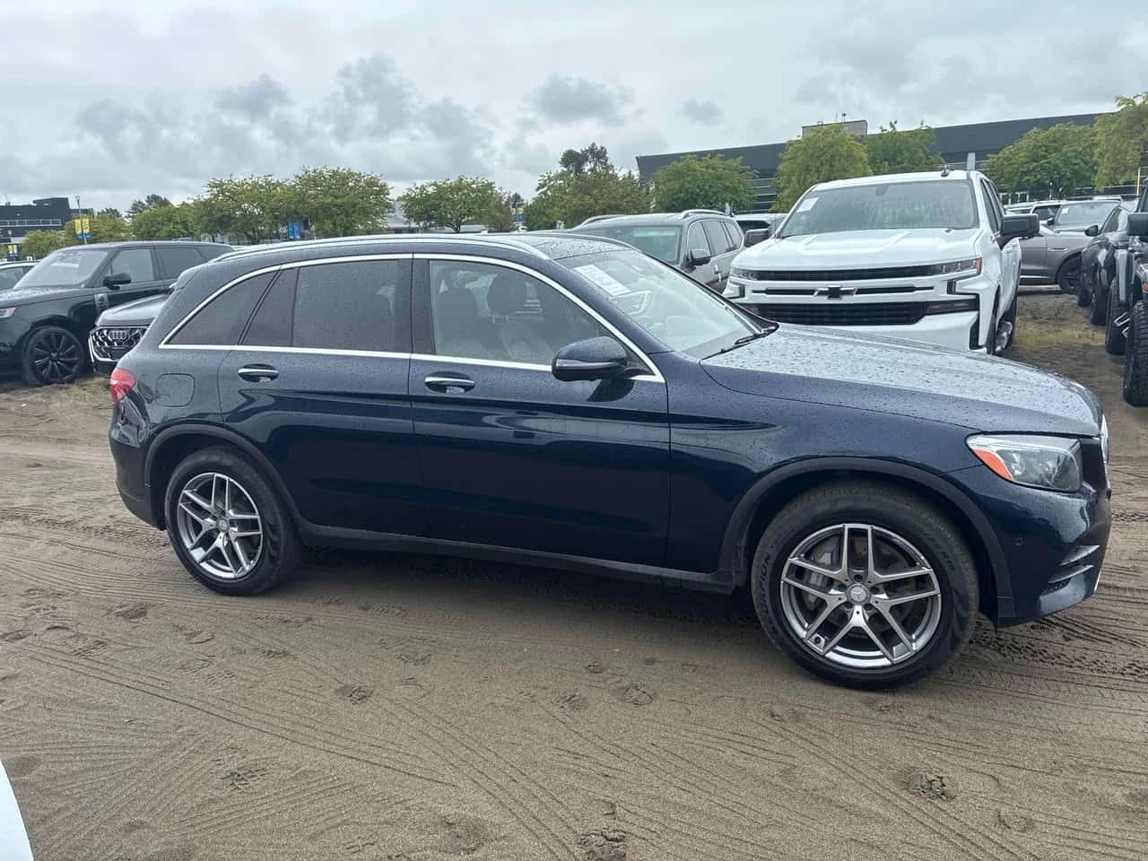 Mercedes-Benz GLC 300 4MATIC/360/ПАНОРАМА/ПОДГРЕВИ, снимка 4 - Автомобили и джипове - 54688276