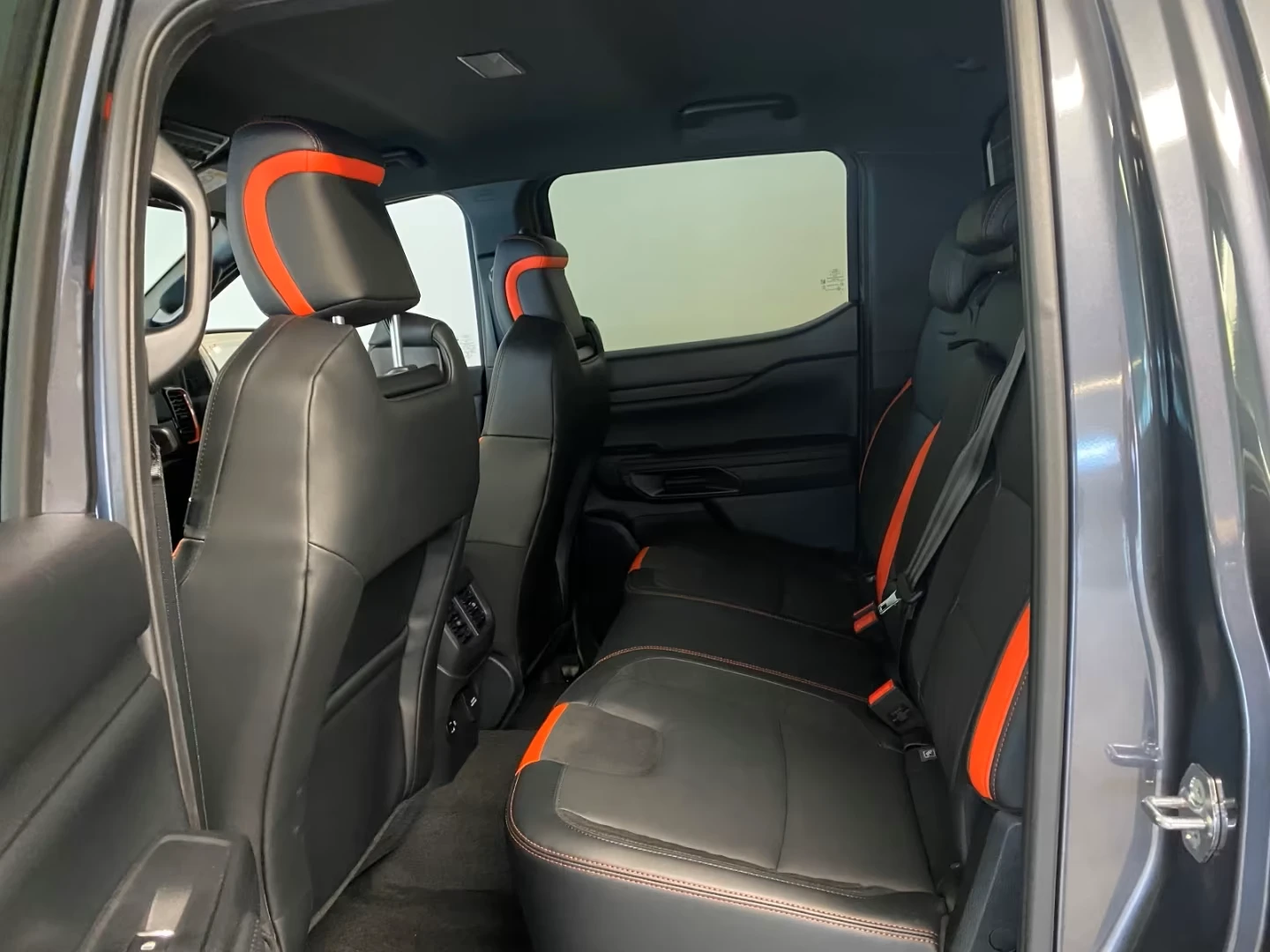 Ford Ranger RAPTOR 3.0 EcoBoost* 360CAM* KEYLESS* BANG&OLUFSEN, снимка 12 - Автомобили и джипове - 54746650