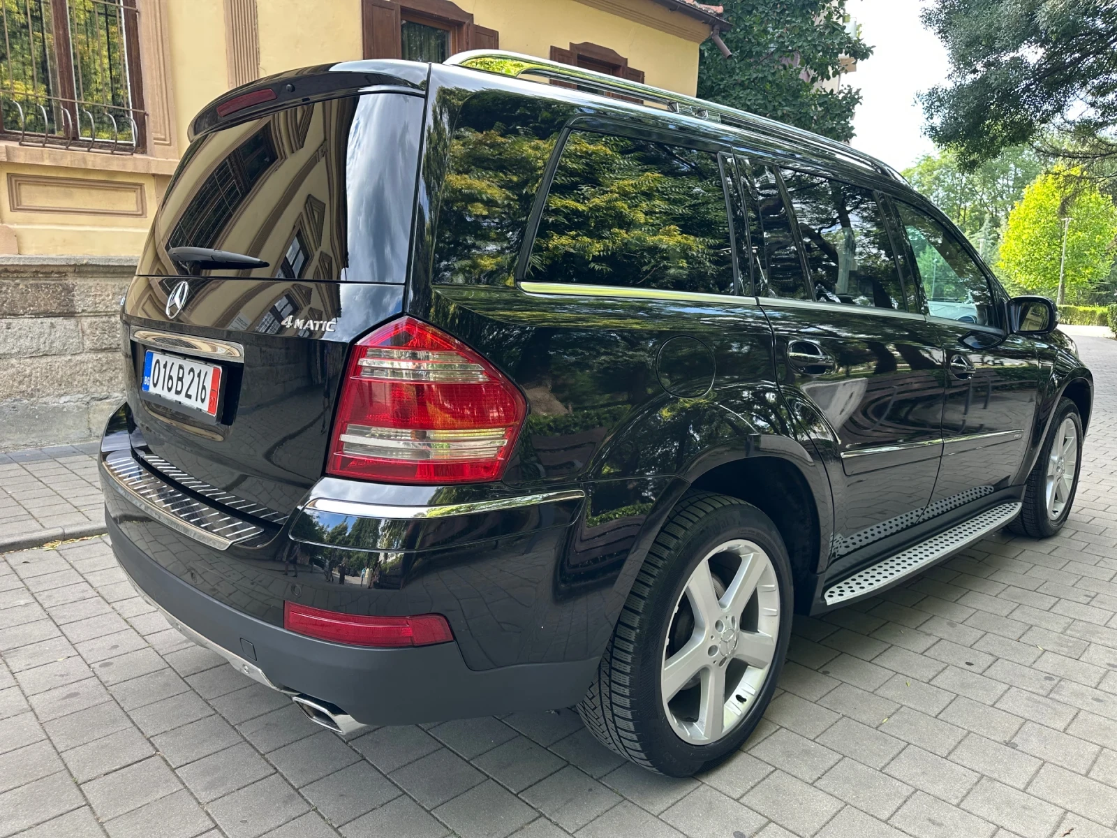 Mercedes-Benz GL 420 7МЕСТА* OFF-ROAD* ПАКЕТ* CARPLAY* КАТО НОВ* , снимка 3 - Автомобили и джипове - 55270212