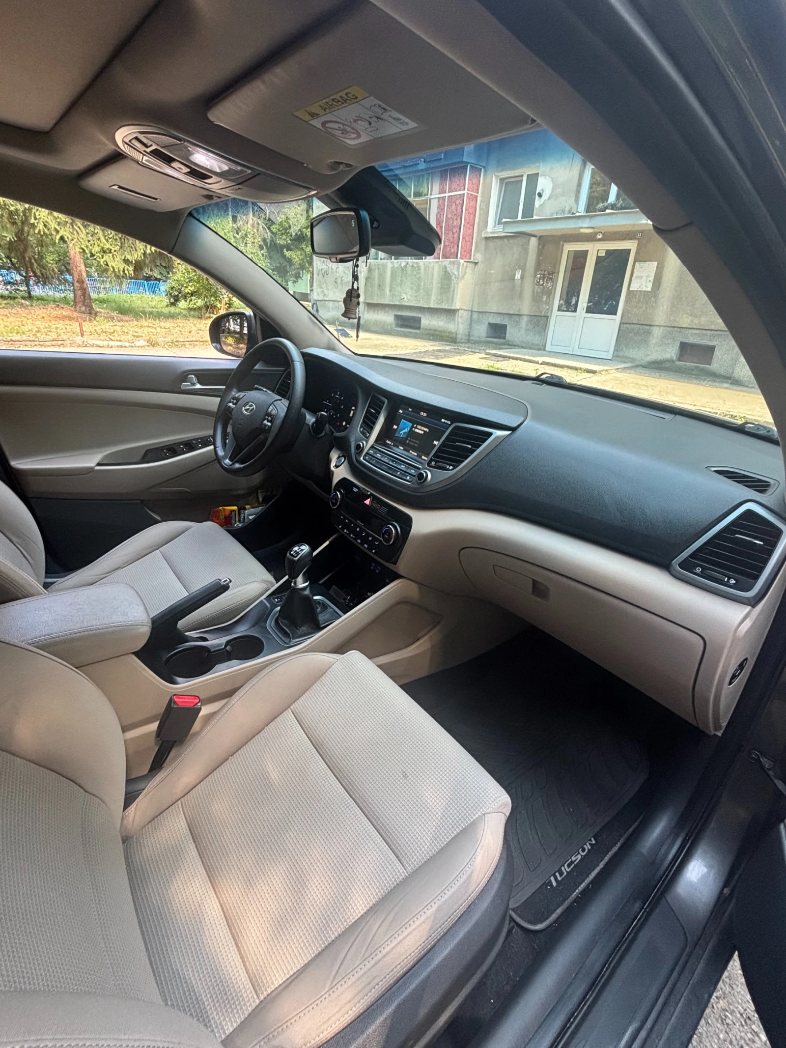 Hyundai Tucson 1.7 CRDI 16V XPossible , снимка 12 - Автомобили и джипове - 55799919