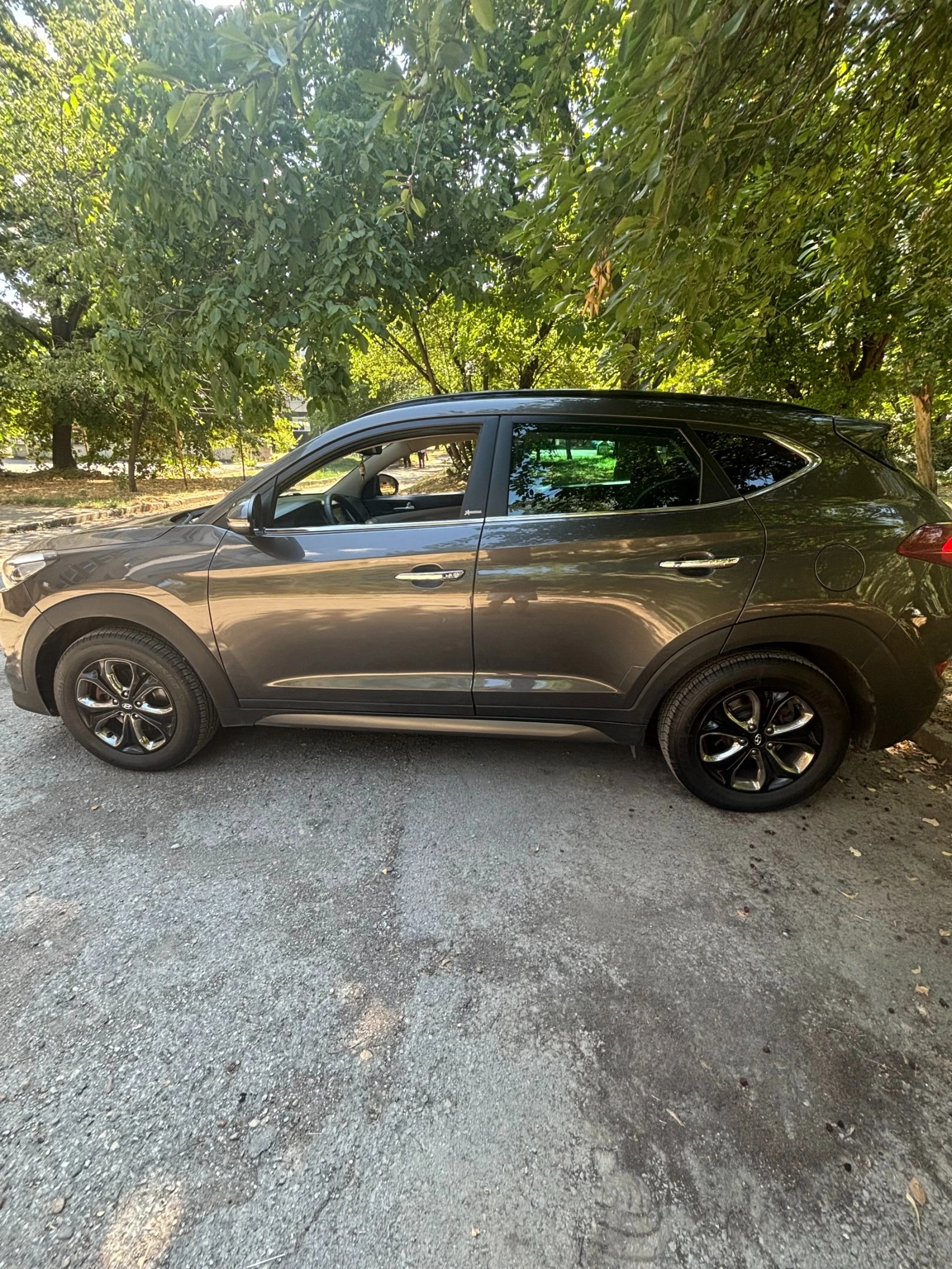 Hyundai Tucson 1.7 CRDI 16V XPossible , снимка 4 - Автомобили и джипове - 55799919