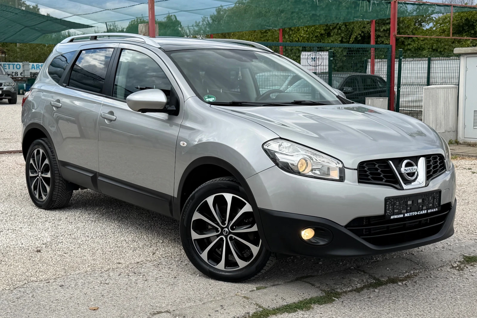 Nissan Qashqai 1.6DCI* 7Местна* 360Камера* Панорама, снимка 5 - Автомобили и джипове - 56200392