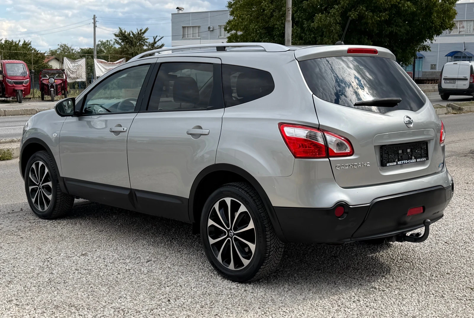 Nissan Qashqai 1.6DCI* 7Местна* 360Камера* Панорама, снимка 2 - Автомобили и джипове - 56200392