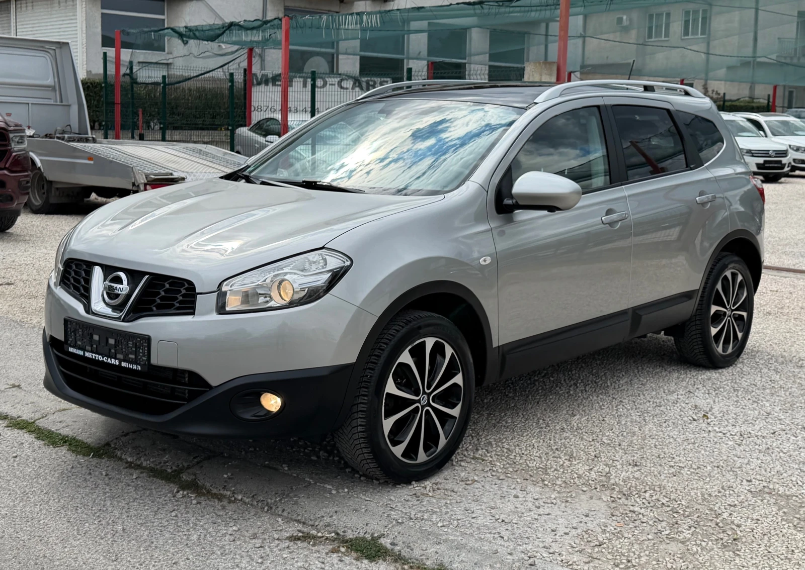 Nissan Qashqai 1.6DCI* 7Местна* 360Камера* Панорама, снимка 15 - Автомобили и джипове - 56200392
