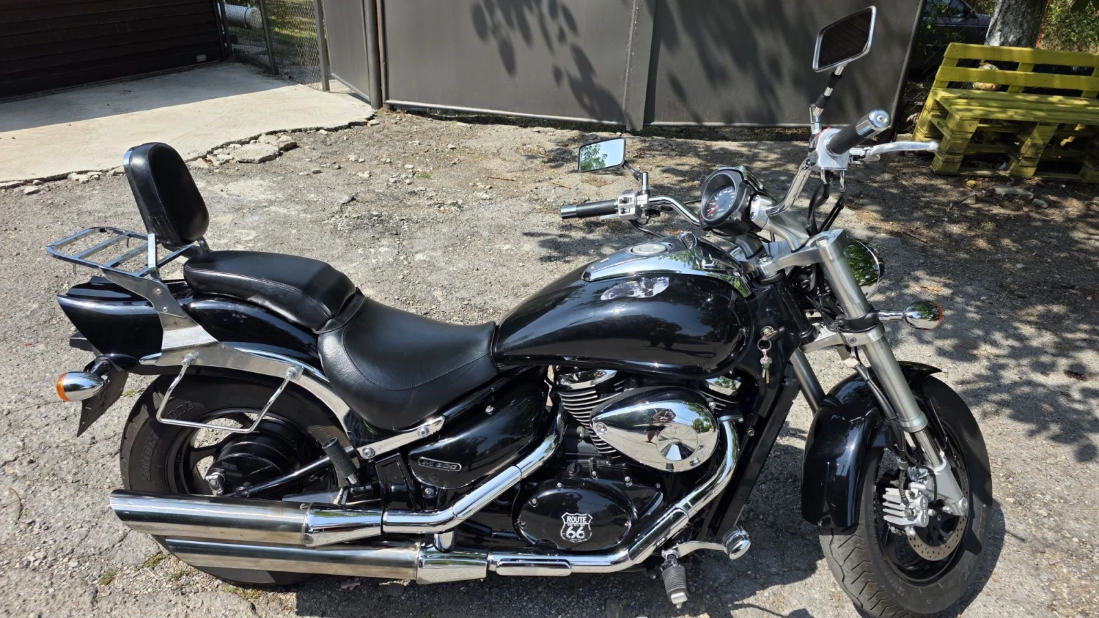 Suzuki Intruder