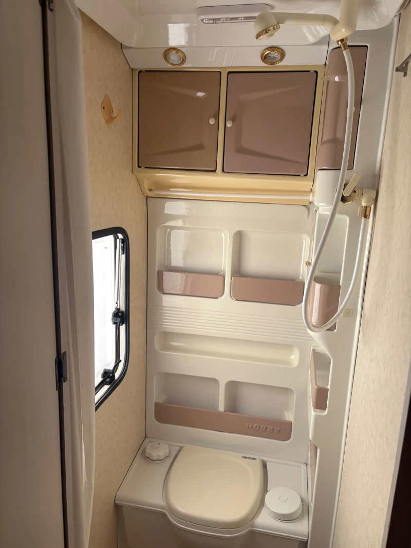 Каравана Hobby Excellent , снимка 10 - Каравани и кемпери - 52188726