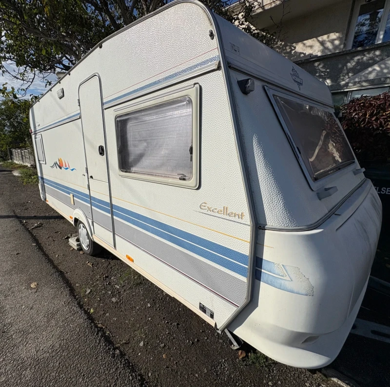 Каравана Hobby Excellent , снимка 3 - Каравани и кемпери - 52188726