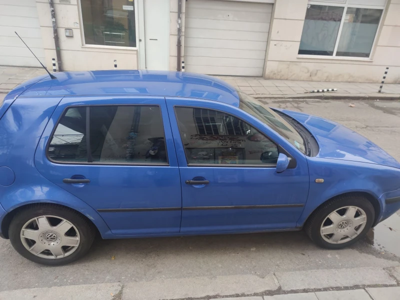 VW Golf 1.6, снимка 3 - Автомобили и джипове - 48236400