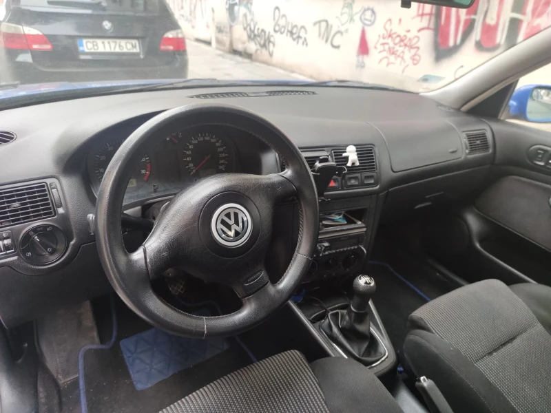 VW Golf 1.6, снимка 5 - Автомобили и джипове - 48236400