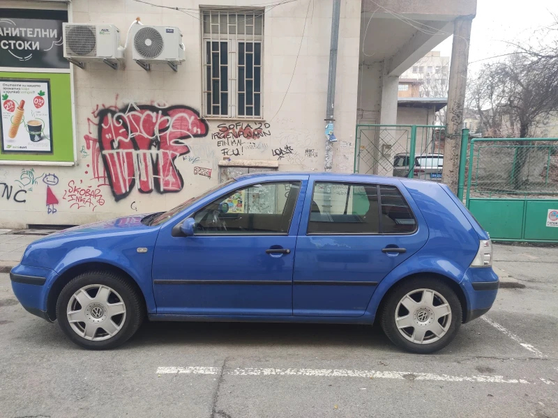 VW Golf 1.6, снимка 2 - Автомобили и джипове - 48236400