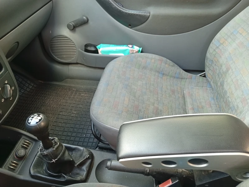 Opel Corsa C, снимка 7 - Автомобили и джипове - 52437539