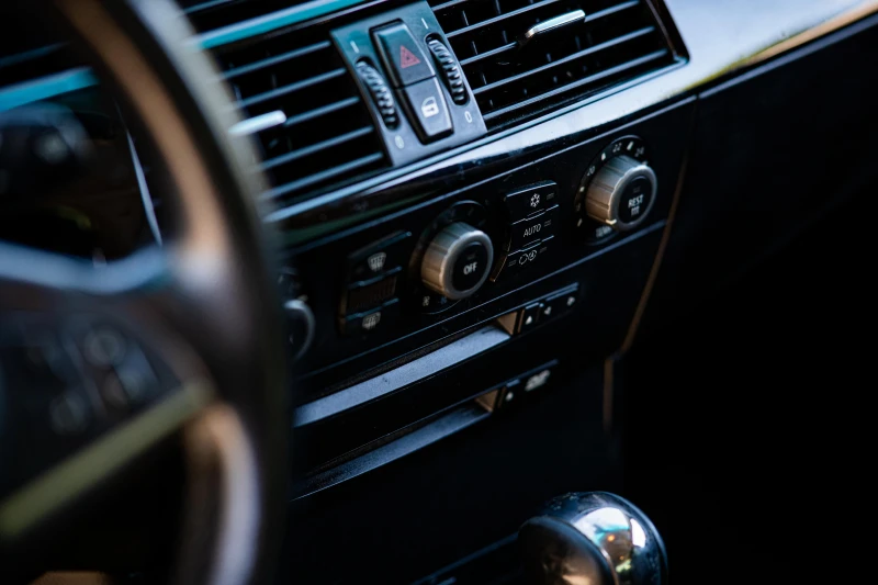 BMW 530, снимка 10 - Автомобили и джипове - 52001232