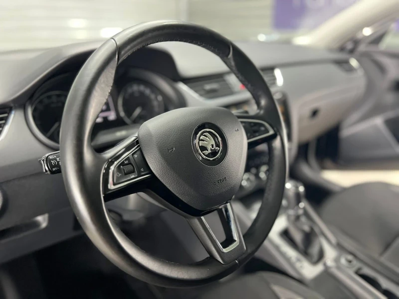 Skoda Octavia, снимка 8 - Автомобили и джипове - 53290632