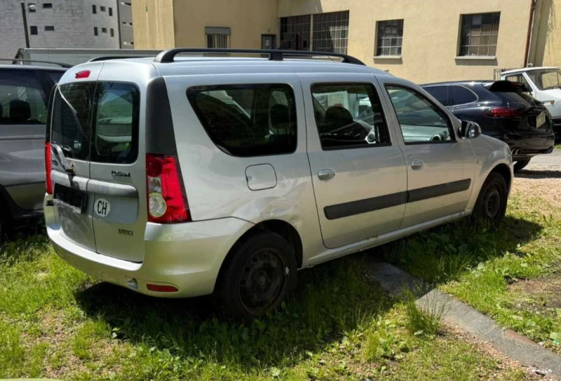 Dacia Logan 1.5 DCI, снимка 8 - Автомобили и джипове - 53421012