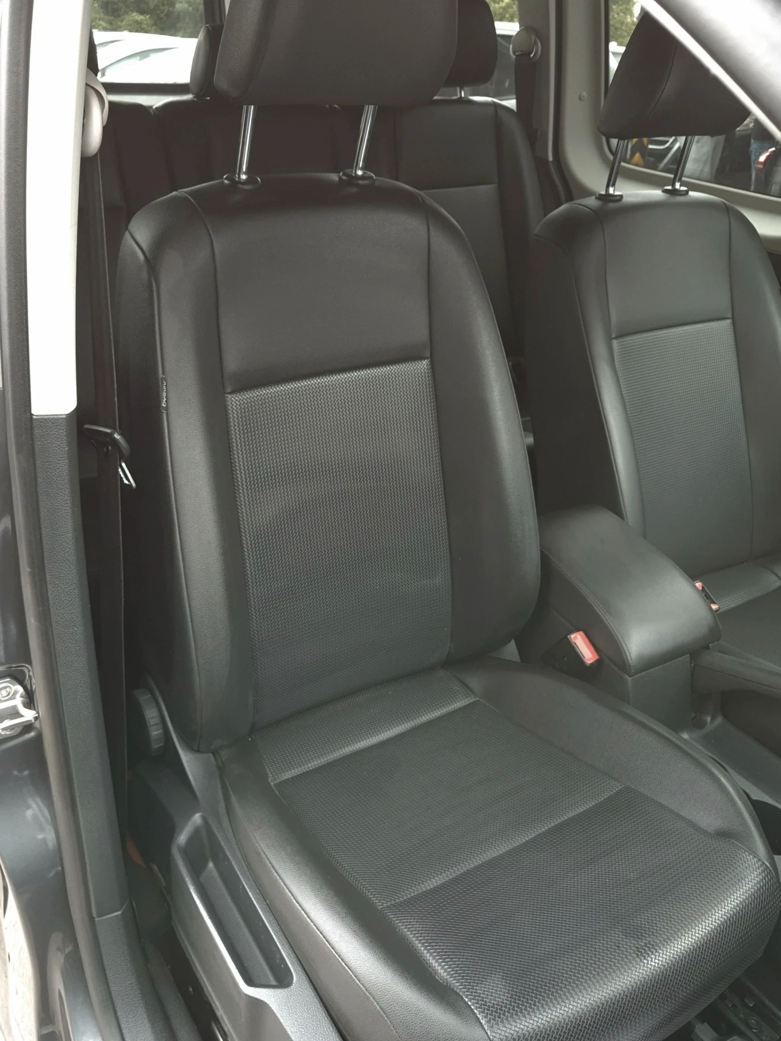 VW Caddy 1.4 TGI MAXI С РАМПА - изображение 8