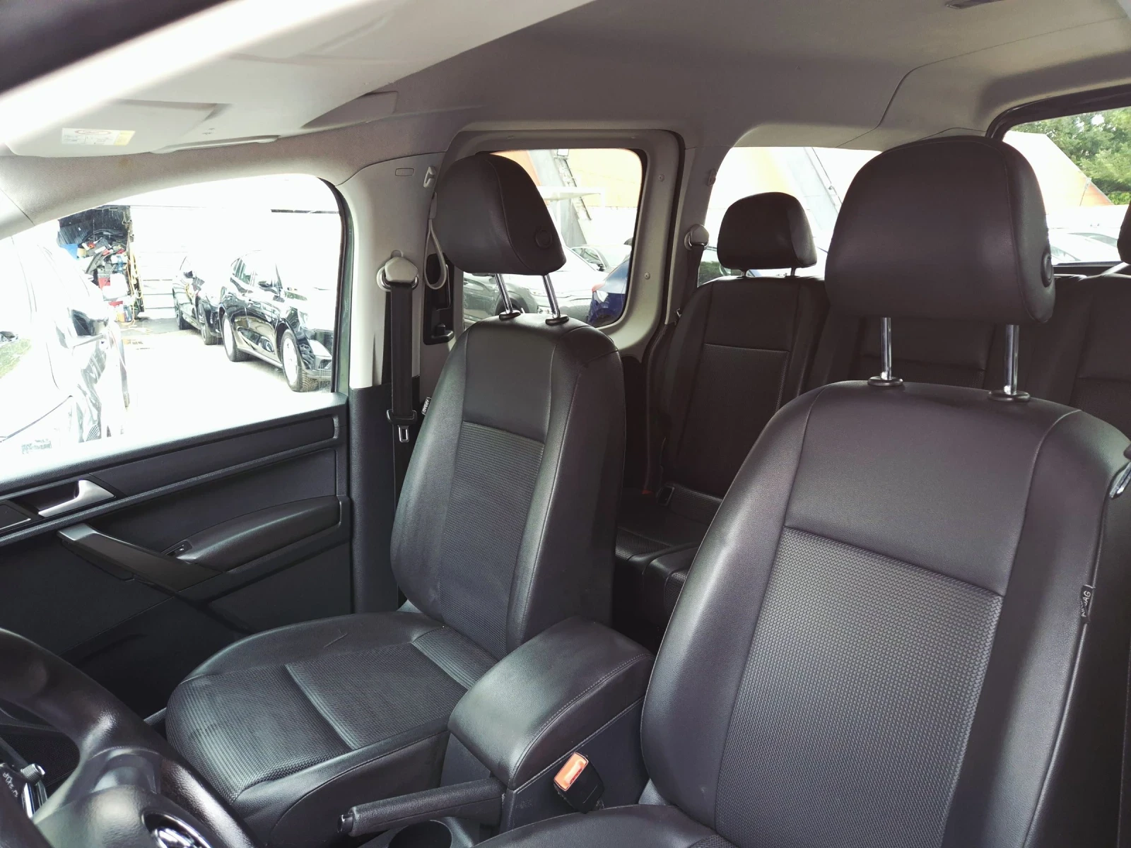 VW Caddy 1.4 TGI MAXI С РАМПА - изображение 6