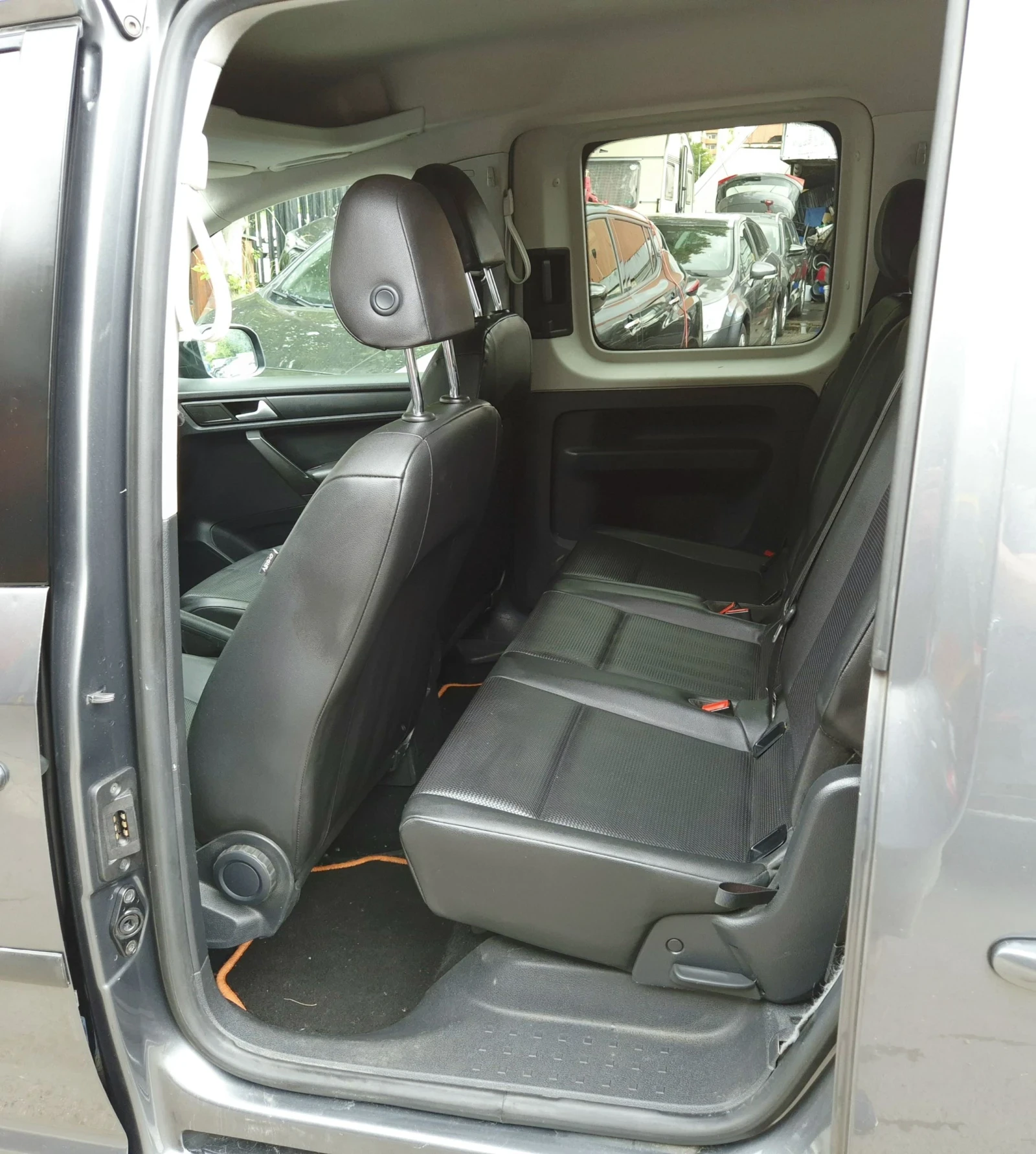 VW Caddy 1.4 TGI MAXI С РАМПА - изображение 7