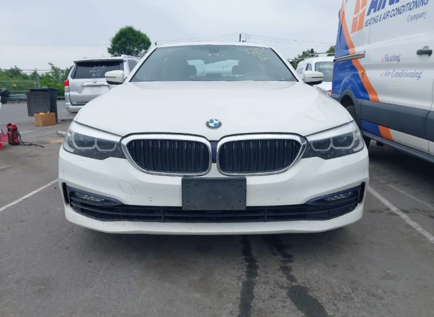 BMW 530 I XDRIVE Камера* Ambient* Подгрев* Keyless*  - изображение 6