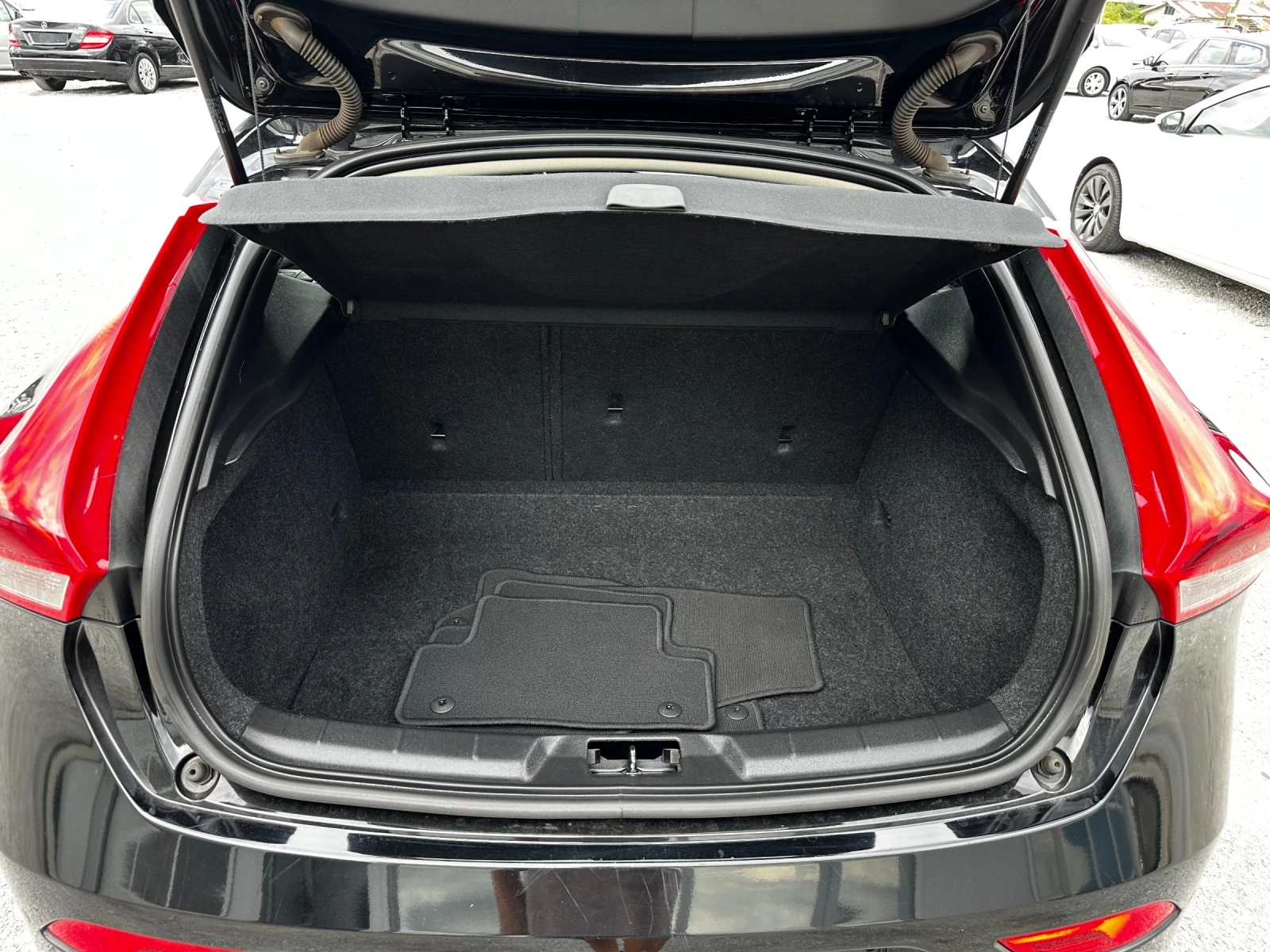 Volvo V40 1.6d-140000км-КЛИМАТРОНИК-NEW-TOP - изображение 7