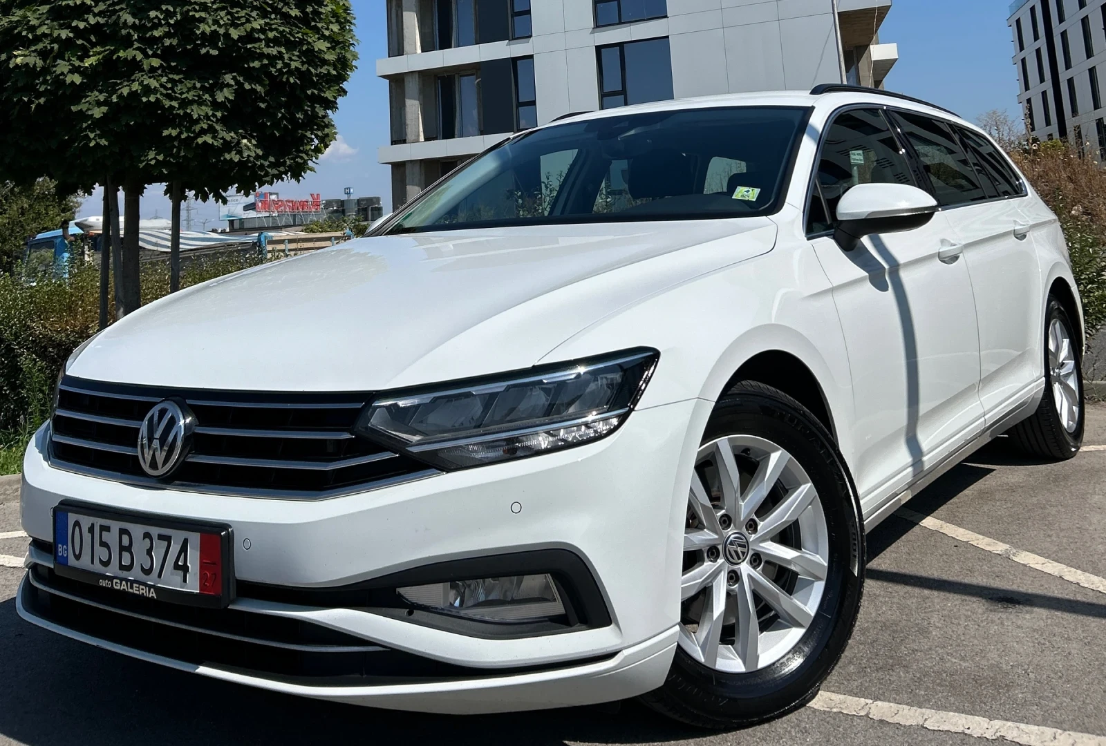 VW Passat DISTRONIC* КАТО НОВ - изображение 5