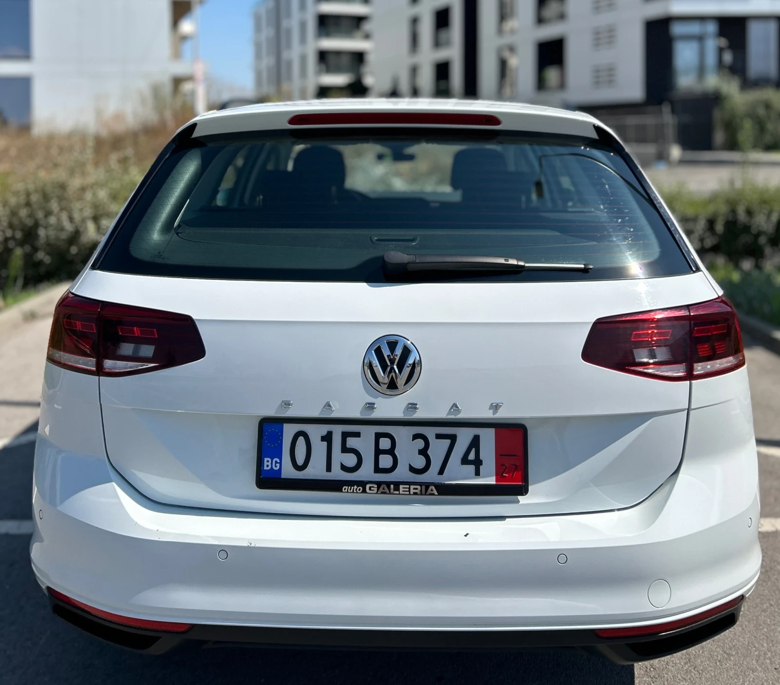 VW Passat DISTRONIC* КАТО НОВ - изображение 9