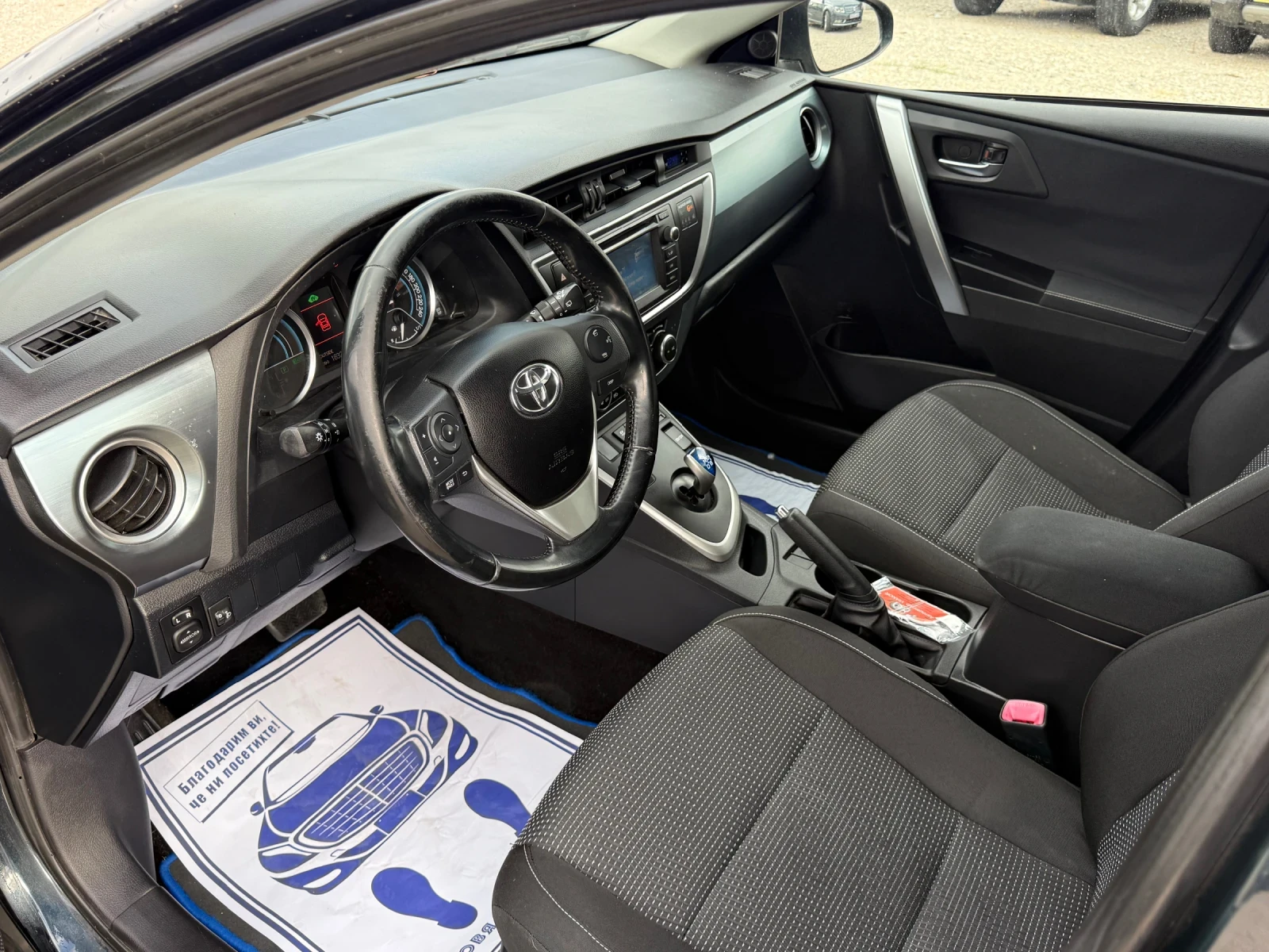 Toyota Auris 1.8 hybrid - изображение 6
