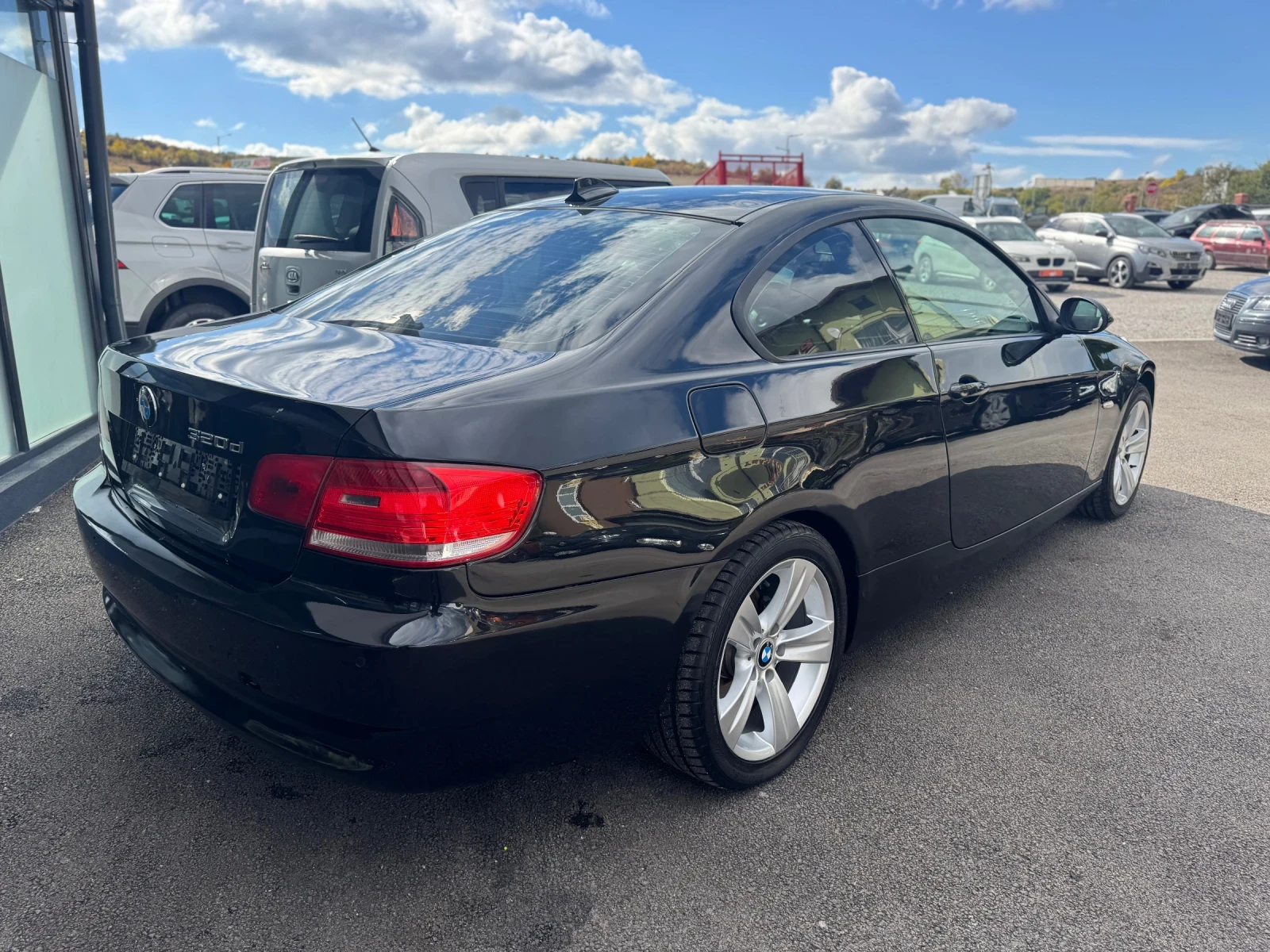 BMW 320 d FUTURA  - изображение 4