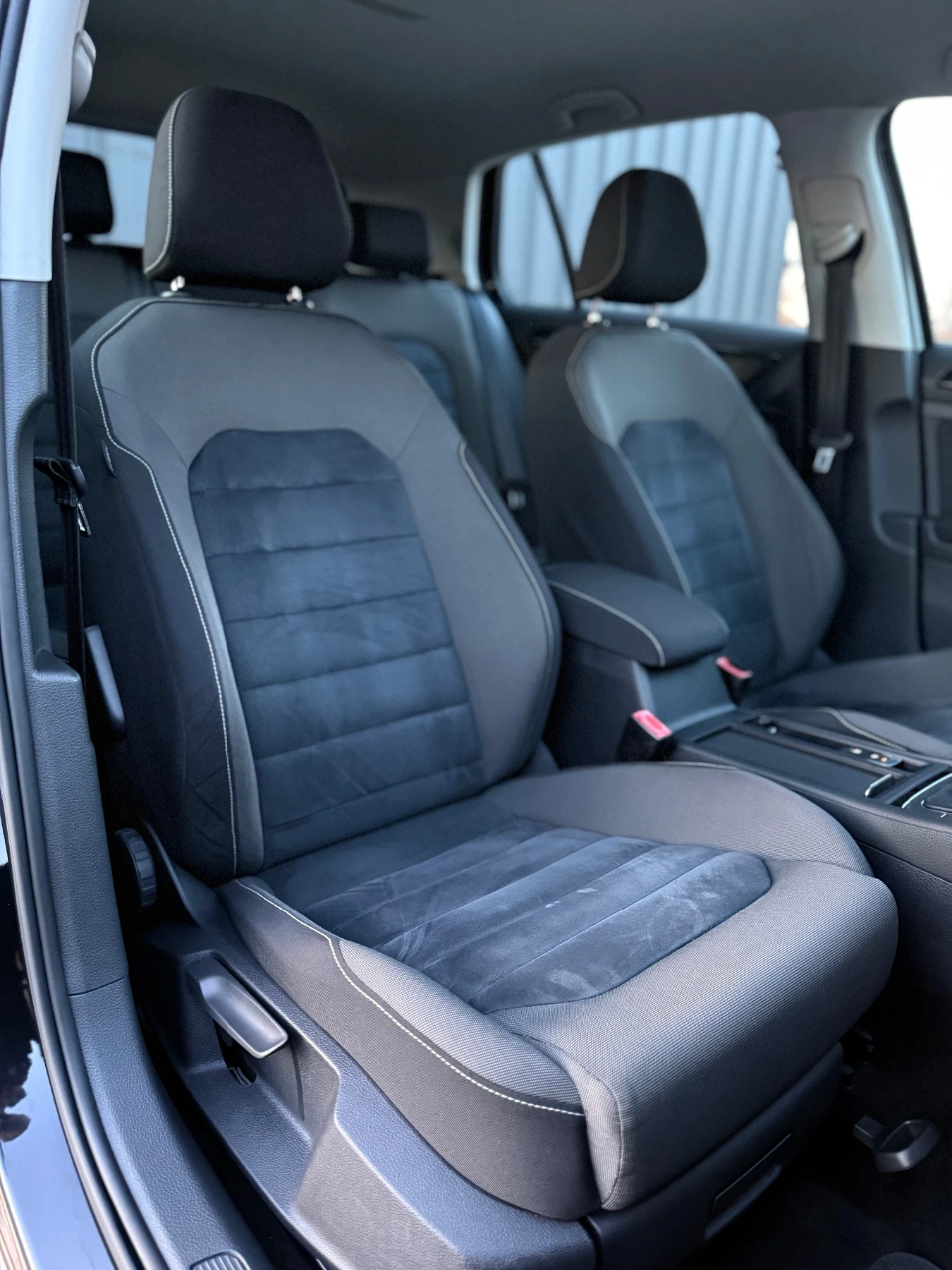 VW Golf R-LINE, снимка 12 - Автомобили и джипове - 53817563