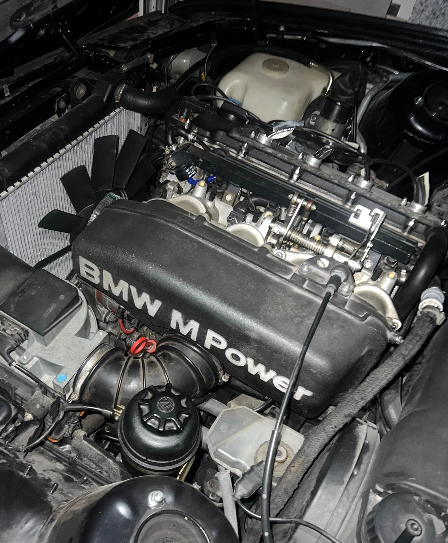 BMW 320 is M Power , снимка 3 - Автомобили и джипове - 53949857