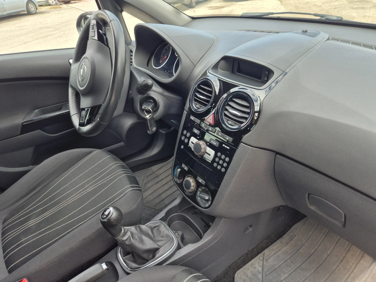 Opel Corsa, снимка 7 - Автомобили и джипове - 54646391