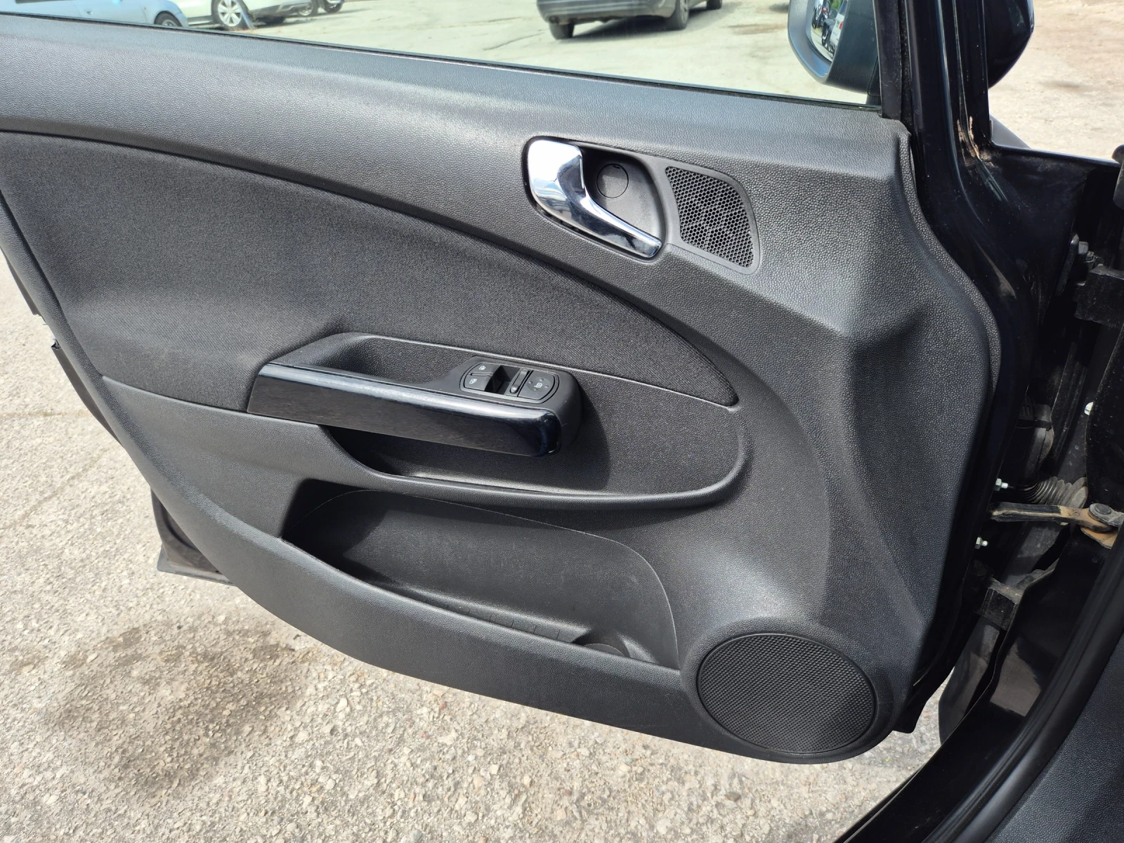 Opel Corsa, снимка 14 - Автомобили и джипове - 54646391