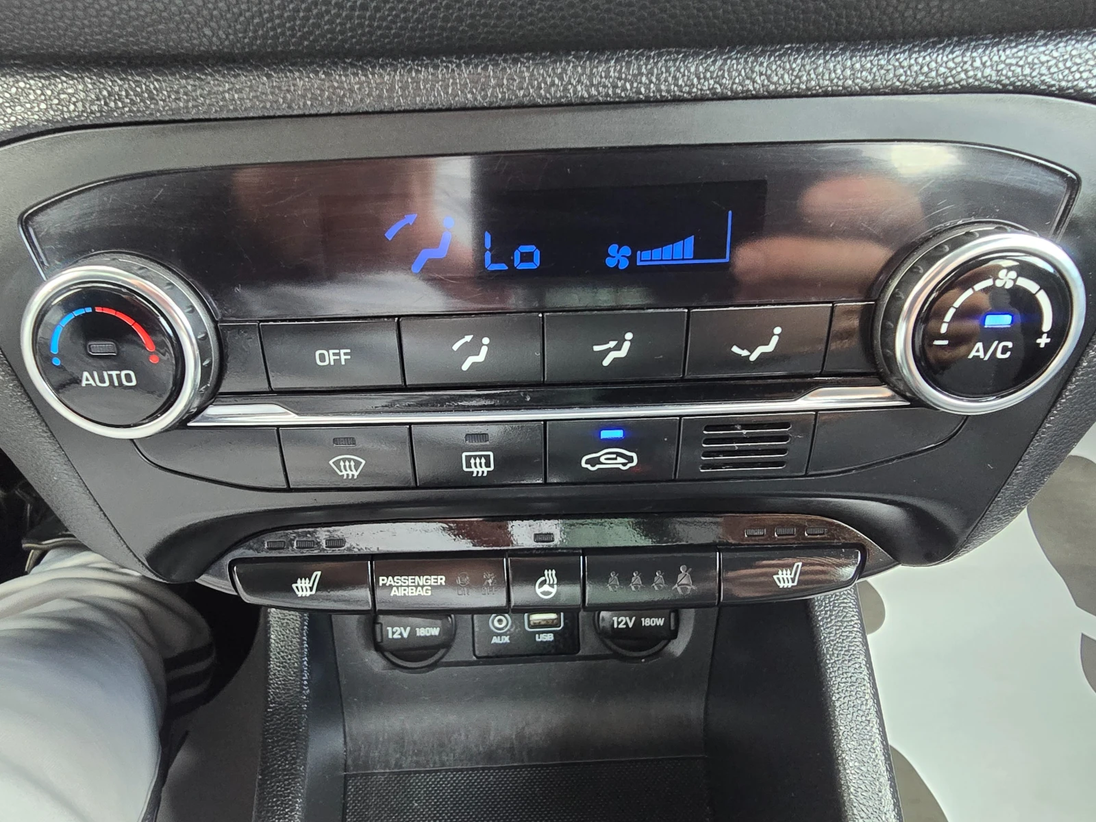 Hyundai I20 1.2i-85k.c-91000km.-EURO-6, снимка 16 - Автомобили и джипове - 54652819