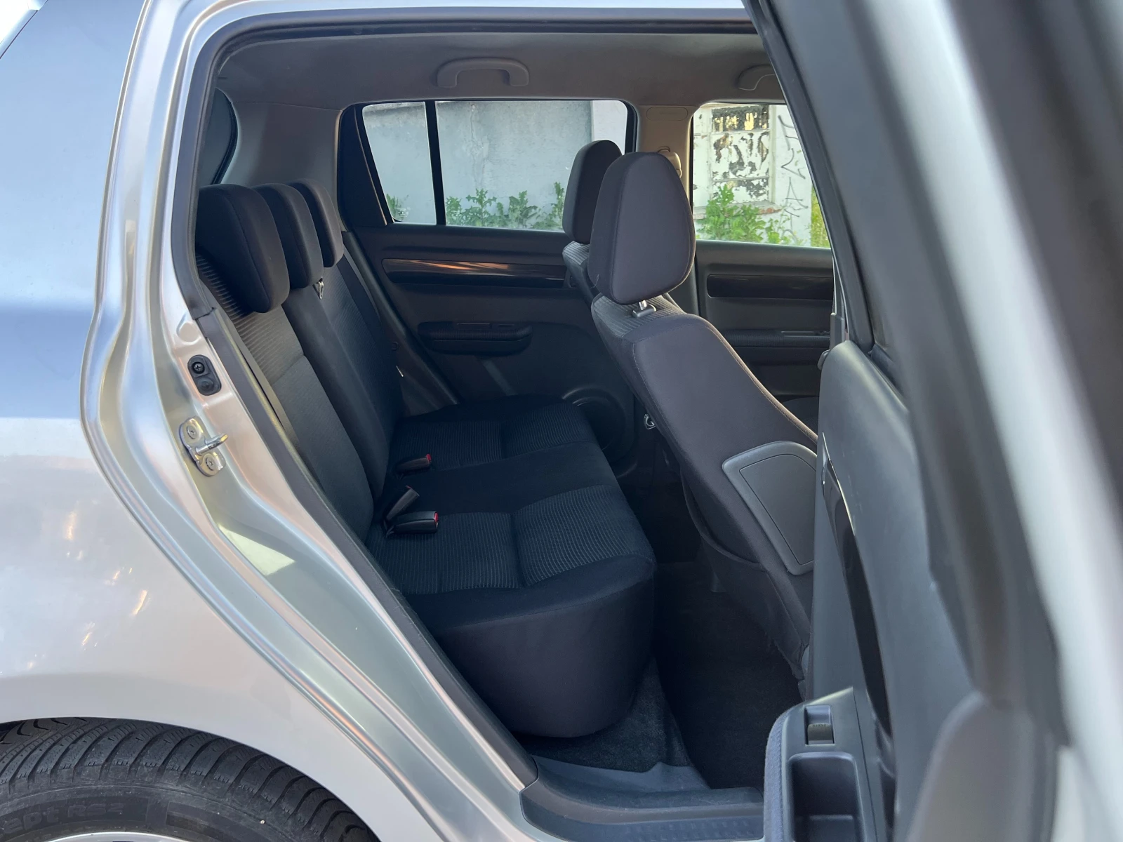 Suzuki Swift 1.3i-92к.с-4х4, снимка 14 - Автомобили и джипове - 54727683
