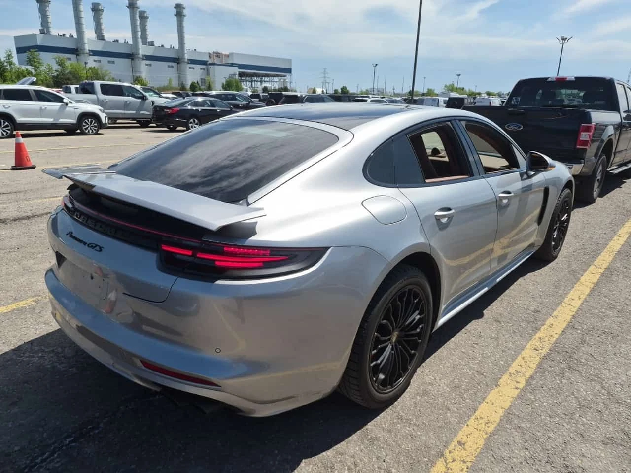 Porsche Panamera * GTS * АВТОКРЕДИТ БЕЗ ПЪРВОНАЧАЛНА ВНОСКА, снимка 3 - Автомобили и джипове - 54787801
