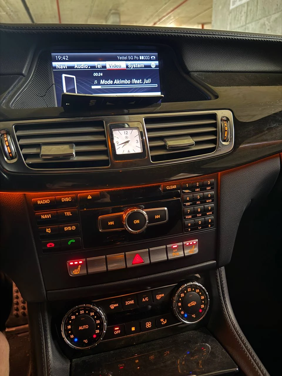 Mercedes-Benz CLS 350 Carbon, снимка 10 - Автомобили и джипове - 54897909