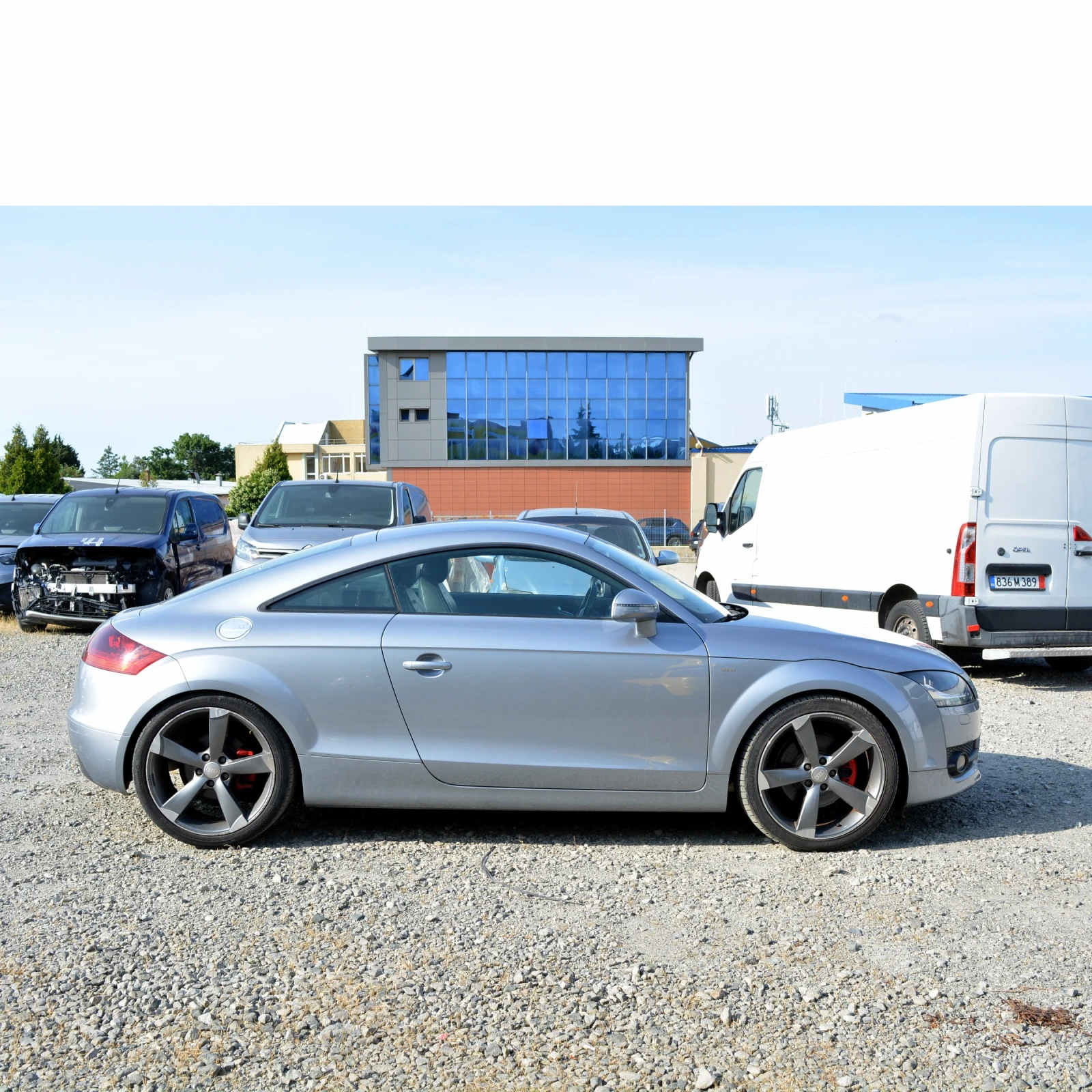 Audi Tt 2.0TFSI, снимка 4 - Автомобили и джипове - 55186281