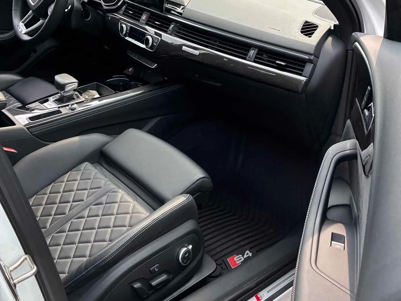 Audi S4 * Technik * ЛИЦЕНЗИРАН ДИЛЪР * CARFAX, снимка 15 - Автомобили и джипове - 55648030