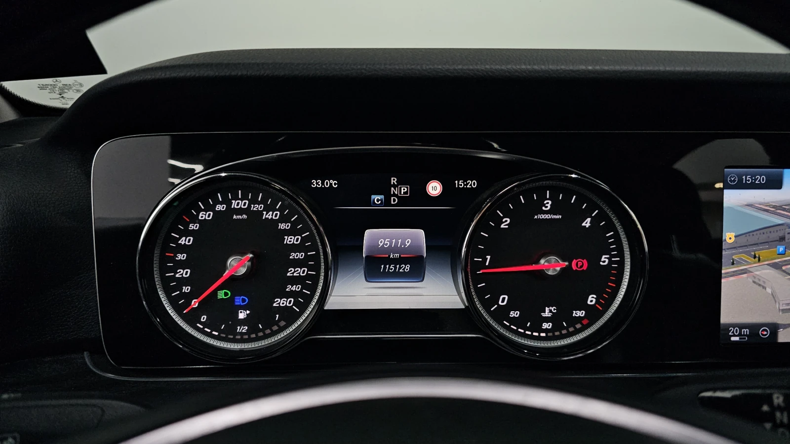 Mercedes-Benz E 220 HUD* ЕЛ. БАГАЖНИК* BLIND SPOT* ЛЮК* КРАЙНА ЦЕНА, снимка 8 - Автомобили и джипове - 55982757