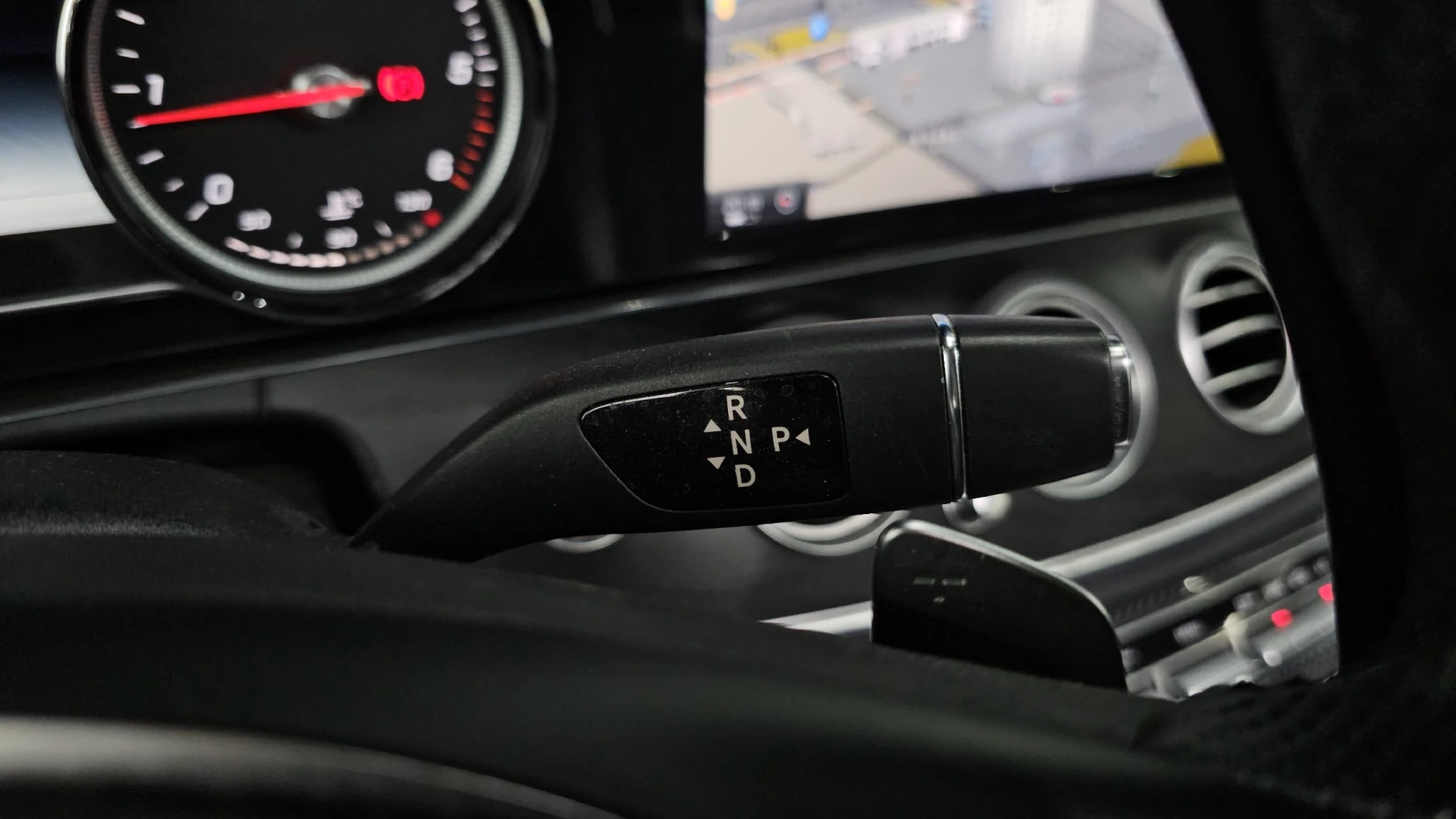 Mercedes-Benz E 220 HUD* ЕЛ. БАГАЖНИК* BLIND SPOT* ЛЮК* КРАЙНА ЦЕНА, снимка 9 - Автомобили и джипове - 55982757