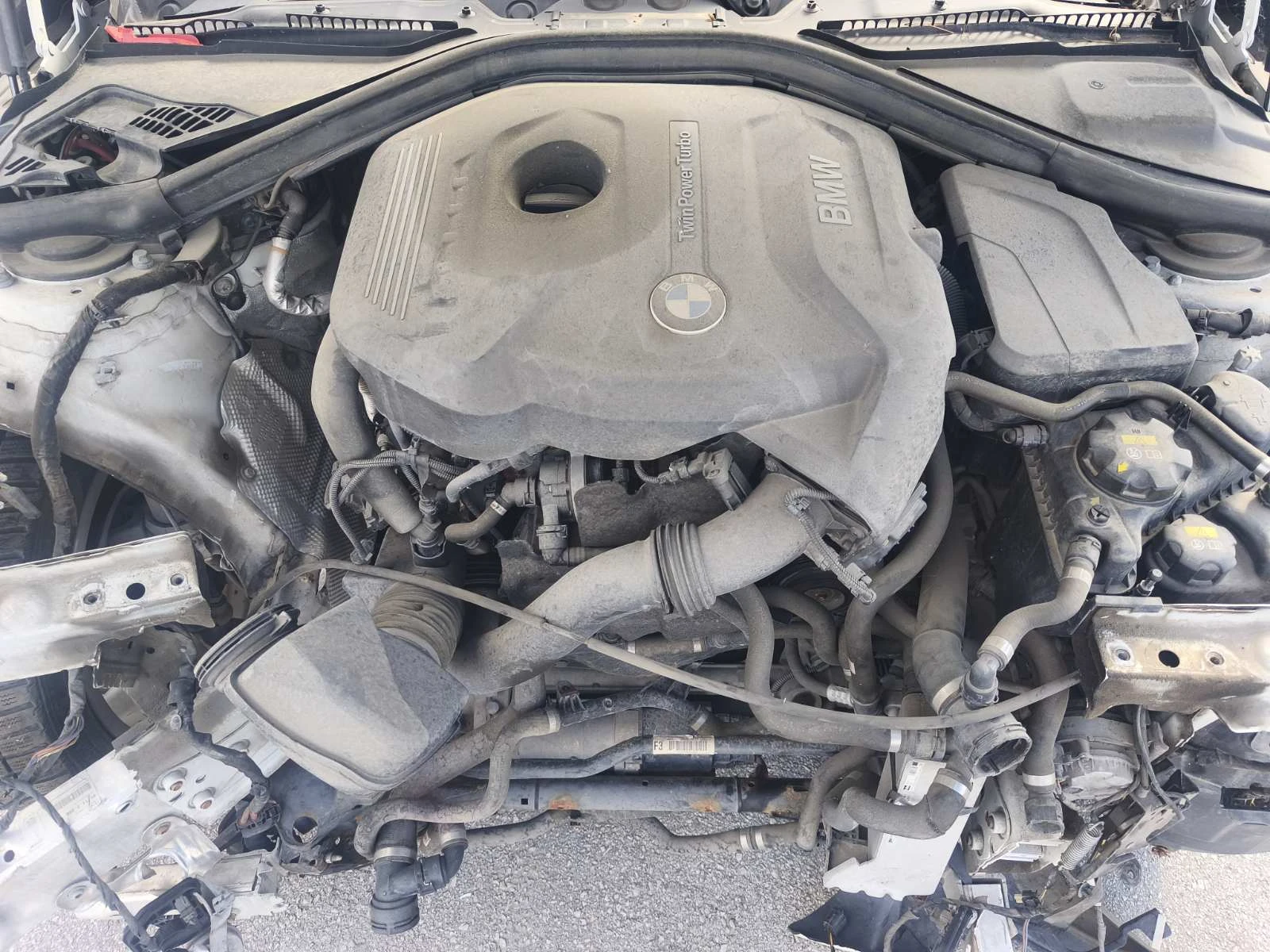 BMW 330 i xDrive, снимка 17 - Автомобили и джипове - 56277899
