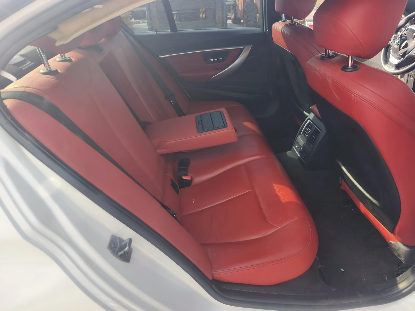 BMW 330 i xDrive, снимка 12 - Автомобили и джипове - 56277899