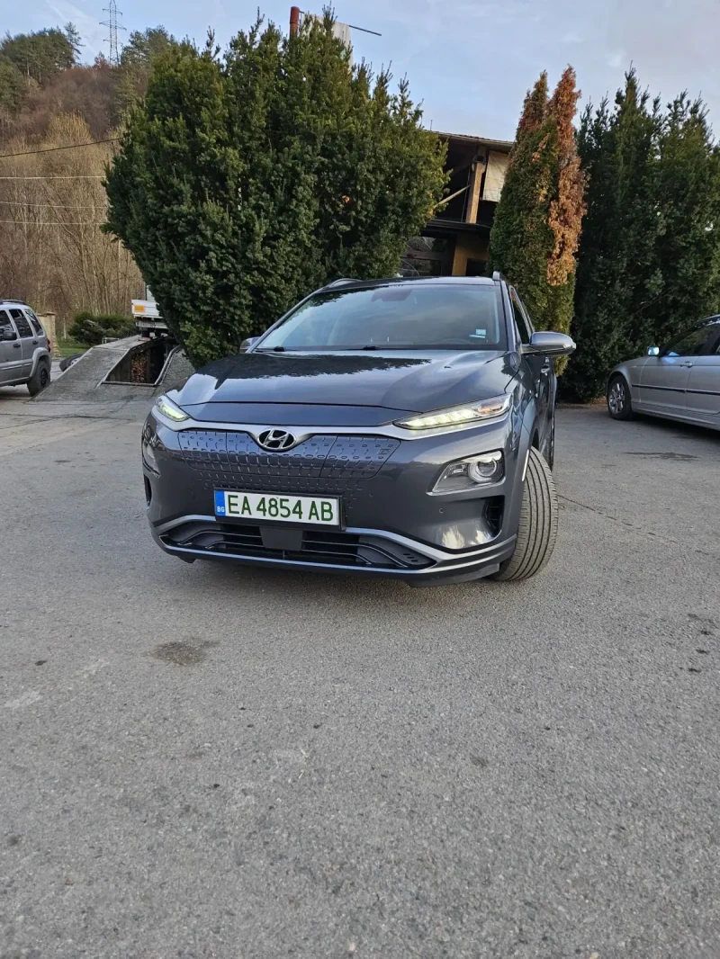 Hyundai Kona Premium , снимка 1 - Автомобили и джипове - 48106528