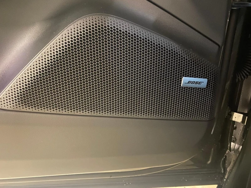 Porsche Macan 4S/ELECTRIC/NEW MODEL/BOSE/PANO/MATRIX/360/LIFT/  , снимка 8 - Автомобили и джипове - 50810063