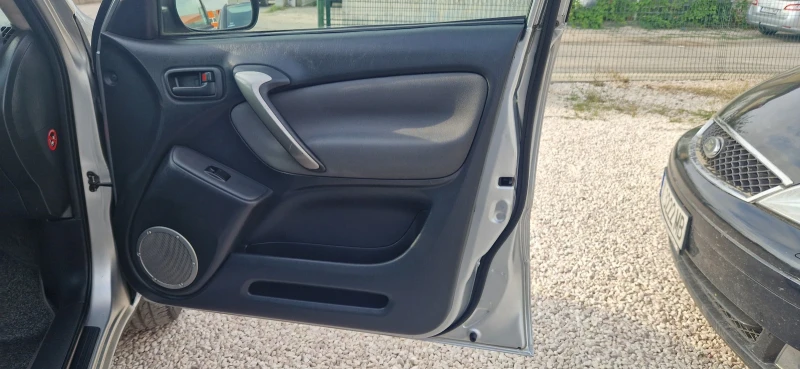 Toyota Rav4 2.0 D4D-4х4 ИТАЛИЯ, снимка 11 - Автомобили и джипове - 51830191